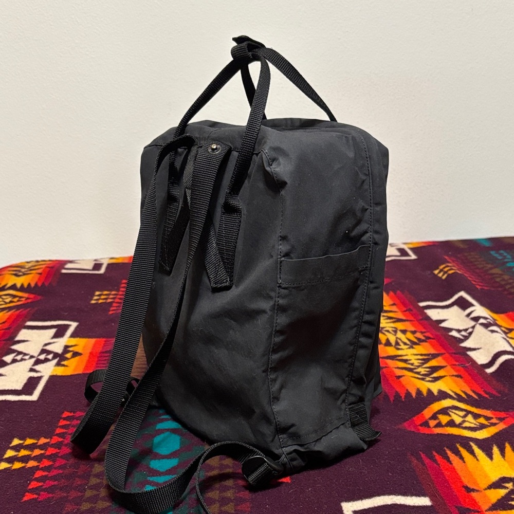 FJall Raven Kånken Black Backpack FJallraven - Picture 2 of 5